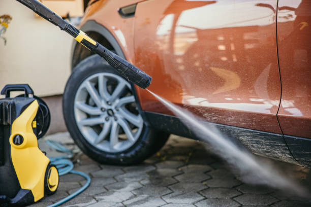 Best Sidewalk Pressure Washing  in Hutchinson, MN